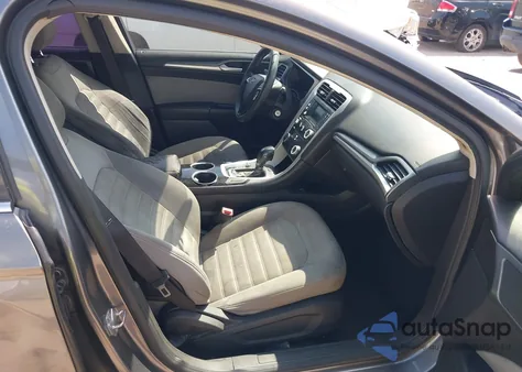 2013 Ford Fusion S z USA, uszkodzony, nr VIN 3FA6P0G74DR128570